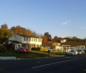 Houses_in_Burke,_Virginia